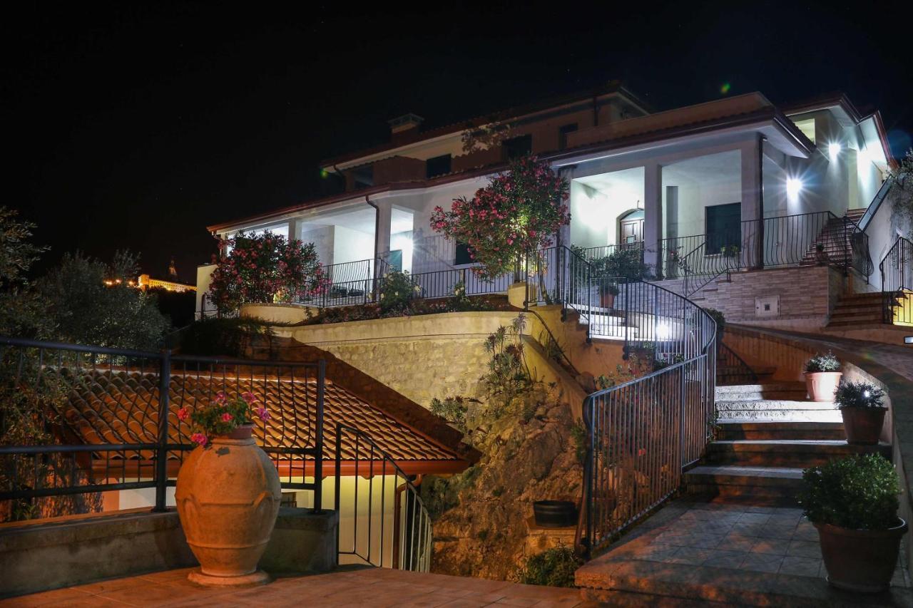 Апартаменты Casa Elisabetta Shortlets Caposele Экстерьер фото
