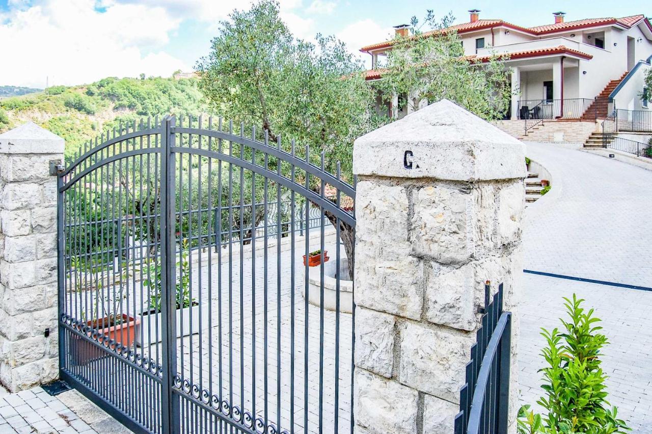 Апартаменты Casa Elisabetta Shortlets Caposele Экстерьер фото